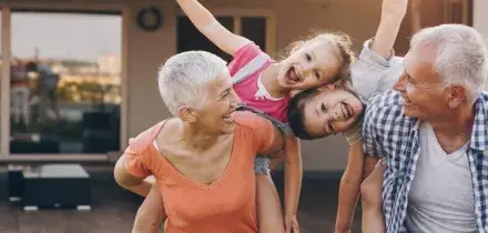 Auguri ai nonni, il 2 ottobre l'Italia celebra il legame che unisce le generazioni