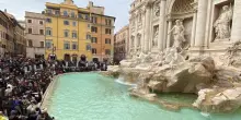 Roma, cambia l&rsquo;accesso alla Fontana di Trevi: ecco chi paga e chi no
