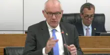 Elezione presidente Valle d'Aosta Testolin "irregolare", depositata la sentenza sul limite mandati