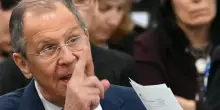 Lavrov: "La guerra si vince al fronte, non con i negoziati"