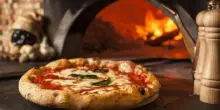 Oggi &egrave; la giornata mondiale della pizza: acqua, sale, lievito, farina e passione