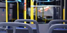 "Negro di m...", poi le botte: aggressione razzista a bordo di un bus a Roma, 4 misure cautelari