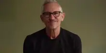 Gary Lineker lascia la BBC dopo le polemiche sull'antisemitismo: l'addio in un videomessaggio
