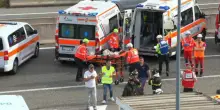 Incidente tra pullman e camion nel comasco: i video dei soccorsi in azione