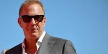 Una controfigura denuncia Kevin Costner per una scena di stupro non prevista sul set di "Horizon 2"