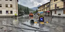Maltempo, esonda il rio Frejus: un morto a Bardonecchia. Nubifragio a Sondrio