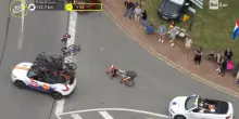 Ciclismo Tour de France 2025: la caduta di Ganna costretto al ritiro. Il video