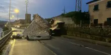 Forte temporale su Genova. Crolla tetto in Valpolcevera. Sospeso concerto al Porto Antico