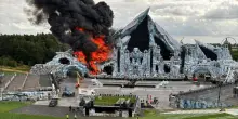 Paura al festival di musica elettronica Tomorrowland: incendio distrugge il palco