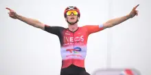 Tour de France. Tappa 14, Thymen Arensman vince con una fuga in solitaria