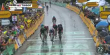 Tour de France 2025, la volata perfetta di Jonathan Milan. Il video