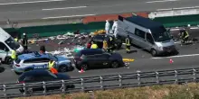 Anziano contromano in autostrada: 4 morti sulla Torino-Milano