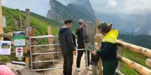 La tappa per i selfie, finita la tregua del tornello in val Gardena: si paga 5 euro per il pedaggio