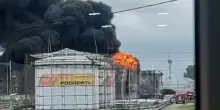 Russia, il video dell'attacco ucraino all'aeroporto di Sochi