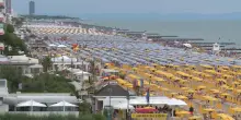 Aumenti del 10% per ombrelloni e lettini sul litorale veneto. Jesolo non fa eccezione