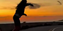 Simona Cinà e quella corsa sullo skate al tramonto: il video dal suo profilo
