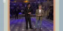 Dustin Hoffman e Fiorello sul palco di "Stasera pago io". Era il 2001