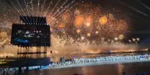 Chengdu, la danza dei fuochi d'artificio per i World Games