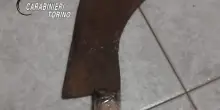 Panico a Brandizzo: armato di mannaia minaccia un uomo. Arrestato dai carabinieri