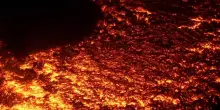 Etna: si apre bocca effusiva a quota 3 mila, colata lavica. Allerta arancione per i voli