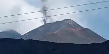 Nuova eruzione sull'Etna, il video di un turista