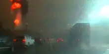 L'auto fugge tra fulmini e tempeste: l'incredibile video della dash cam dalla Carolina del Sud