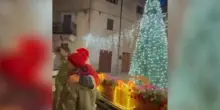 A Terranera fa freddo, e così si decide di festeggiare il Natale in anticipo