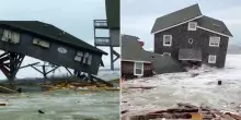 Carolina del Nord: le case sulla spiaggia crollano tra le onde degli uragani Humberto e Imelda