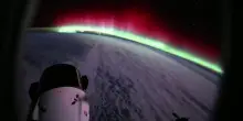 Un tuffo nell’aurora boreale: lo spettacolare video in timelapse dell’astronauta
