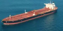 Soldati francesi a bordo di una petroliera sospettata di essere della flotta ombra russa