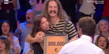 Affari Tuoi, record assoluto: Angelo e Giulia vincono 300mila euro: l'esplosione di gioia
