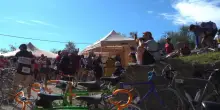 All'Eroica tra cicloamatori ed ex campioni il punto di incontro è il ristoro