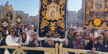 Papa Leone XIV proclama sette nuovi santi. L'attesa dei fedeli a San Pietro