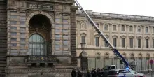 Cinque nuovi arresti a Parigi per il furto al Louvre