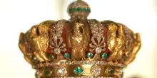 Tra i gioielli della Galerie d’Apollon, la corona dell'imperatrice: 1354 diamanti, 56 smeraldi