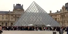 Louvre resta chiuso, centinaia visitatori a casa. È caccia al ladro, polemiche sulla sicurezza