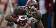 Doug Martin, ex stella NFL di Tampa Bay e Oakland, muore dopo una lite con gli agenti di polizia