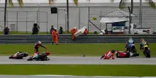 Grave incidente in Moto3, Josè Rueda tampona Noah Dettwiler: "Avrà bisogno di interventi multipli"