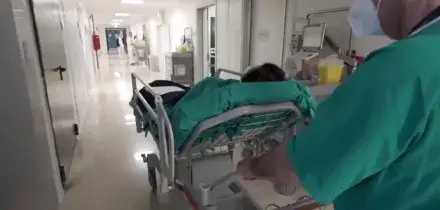 Super Intramoenia in Lobardia, contrari medici e sindacati