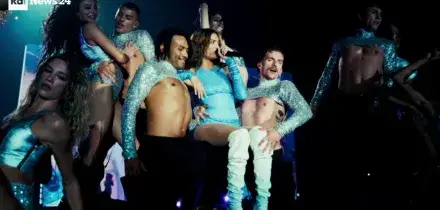 Elodie incanta Jesolo, prima tappa del nuovo tour