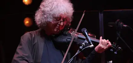 Branduardi ricoverato per accertamenti clinici, lieve malore. Rinviato il concerto di Roma