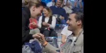L'anello e la proposta di matrimonio: fuori programma a Torino durante il match Alcaraz-Fritz