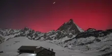 L'aurora boreale vista dall'Italia: le immagini pi&ugrave; belle dal Cervino al Garda