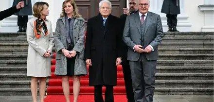 Mattarella a Berlino: "Rafforzare reti locali". Domani al Reichstag per giornata Lutto nazionale