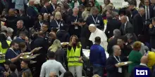 Papa: "Noi tutti vogliamo essere tra i poveri del Signore" e poi il pranzo insieme a 1.330 poveri