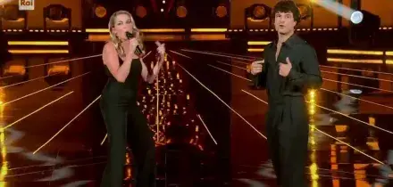 The Voice Senior, Claudia Gerini e Leo Gassman conquistano i coach con "Il gatto e la volpe"