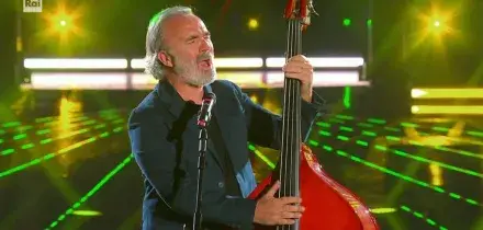 The Voice Senior, Tiziano Cavaliere con "I shot the sheriff"