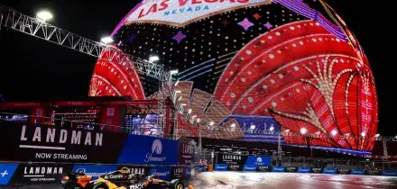 Formula 1. Gp Las Vegas, Lando Norris in pole position. Disastro Hamilton