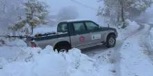 Neve copiosa sull'Appennino riminese, protezione civile al lavoro a Pennabilli