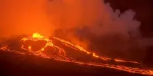 Hawaii, la lava incandescente del vulcano Kilauea durante l'eruzione